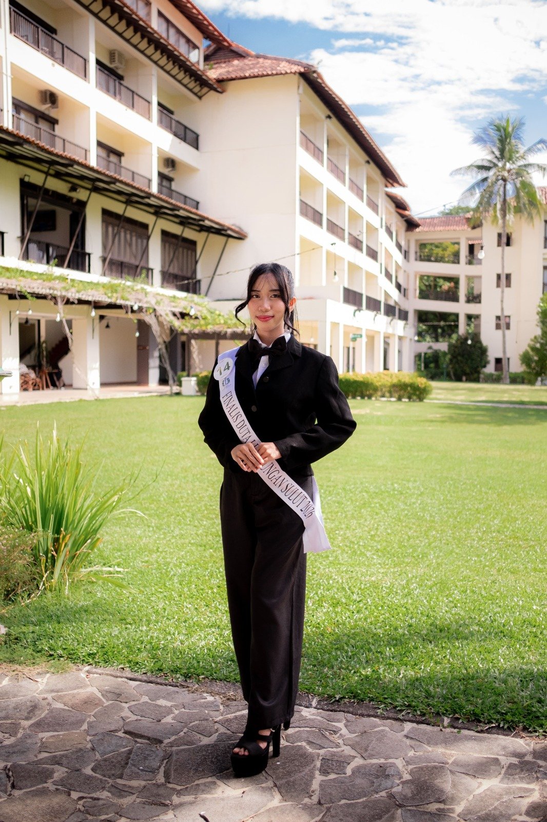 Melyta Gumolung - Manado